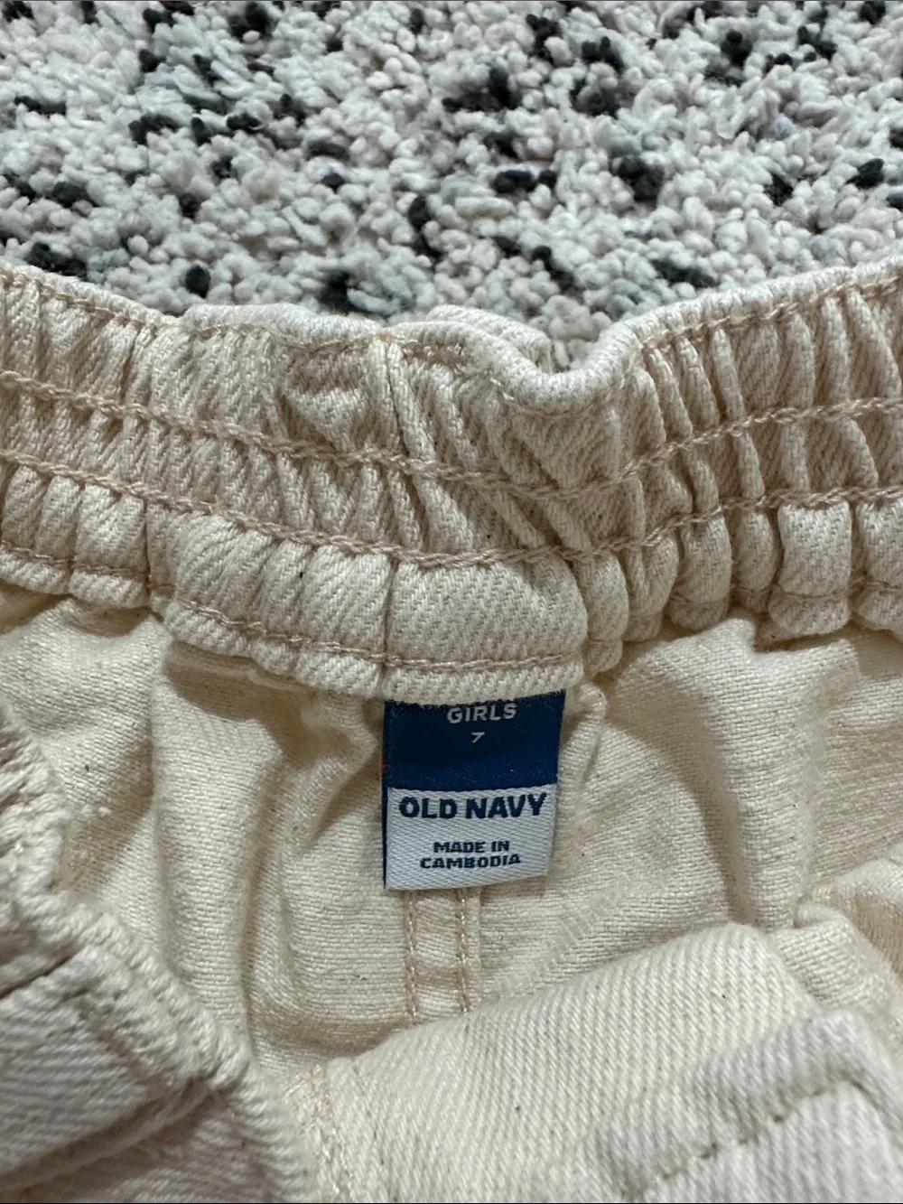 Old Navy Cream Utility‎ Shorts with Elastic Waist
