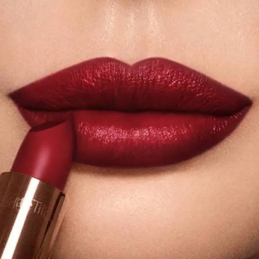 Charlotte Tilbury plum red