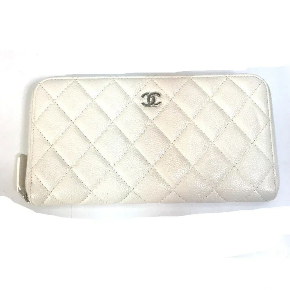 CHANEL White Caviar Leather Logo Wallet
