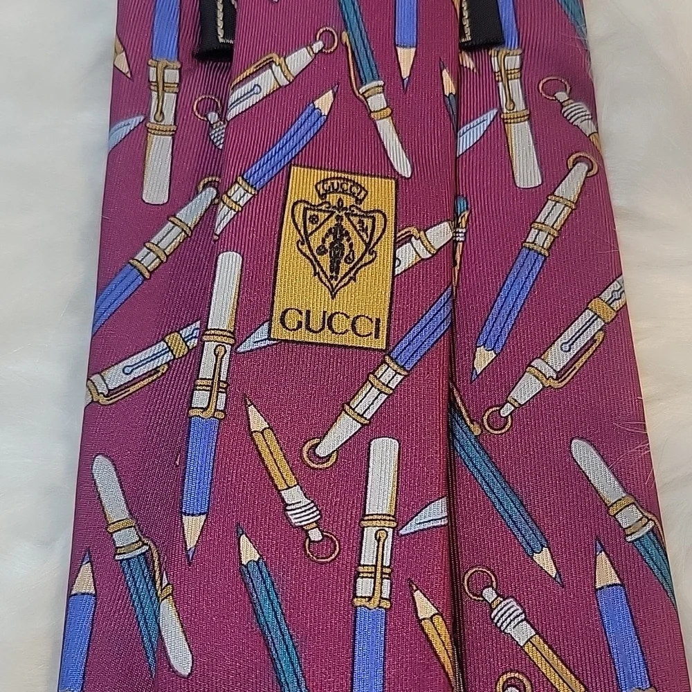 Gucci unique burgundy