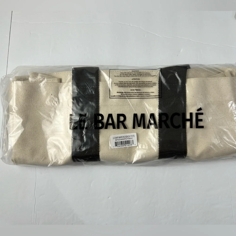 Le Bar Marche this oversized
