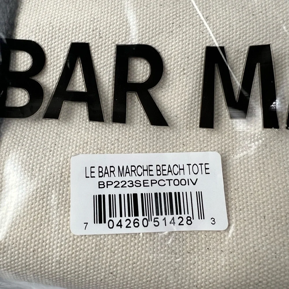 Le Bar Marche this oversized