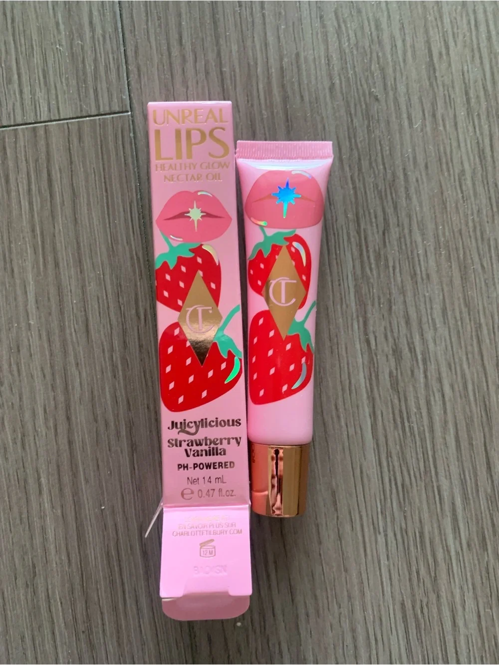 Charlotte Tilbury Juicylicious Strawberry Vanilla Lip Oil - Pink