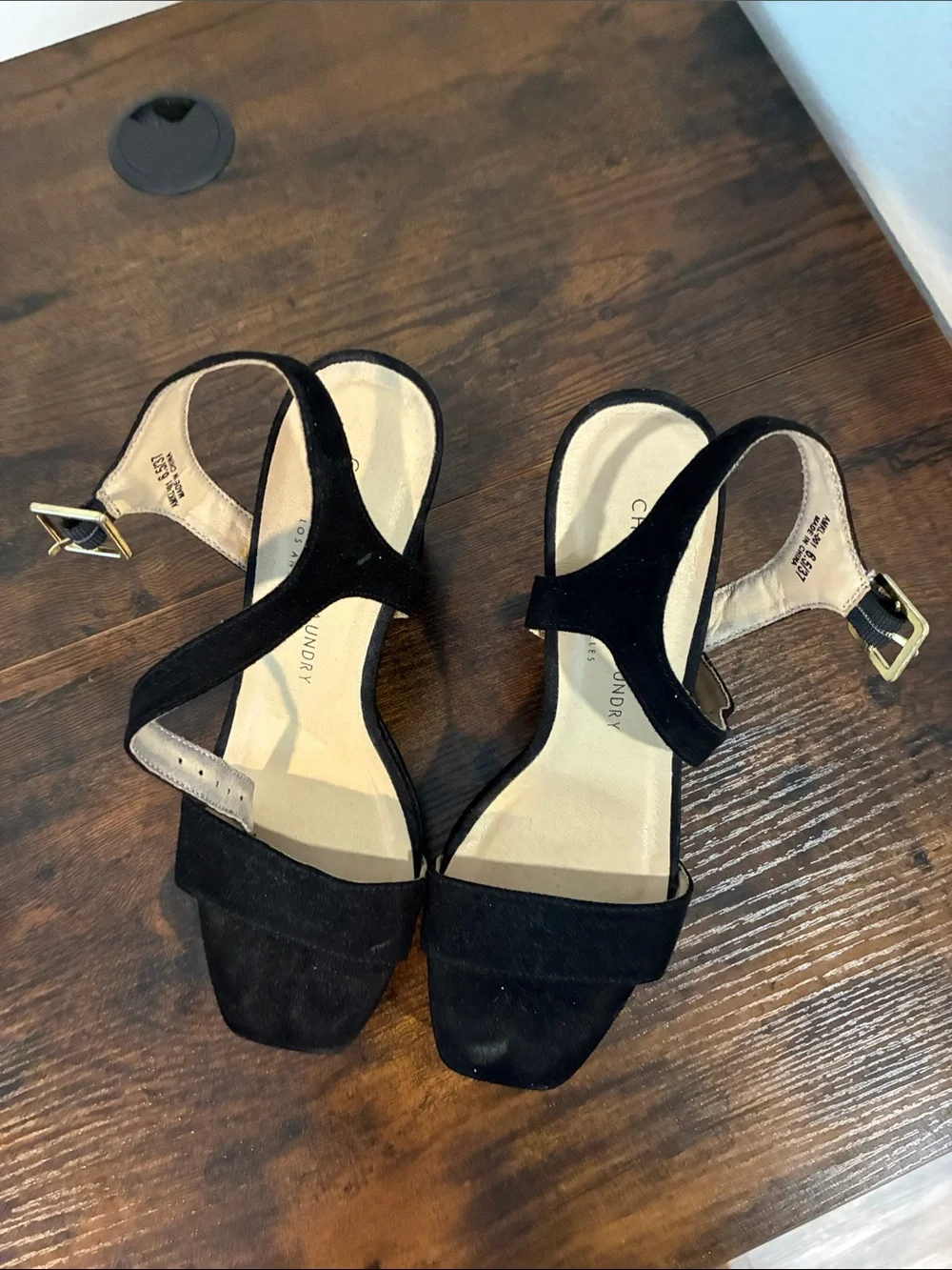 Chinese Laundry chic black