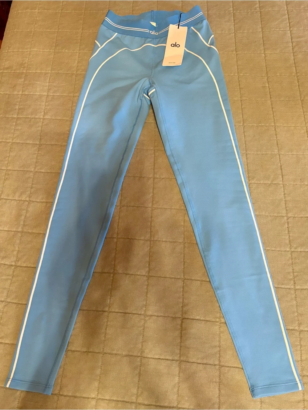 ALO Yoga nwt alo