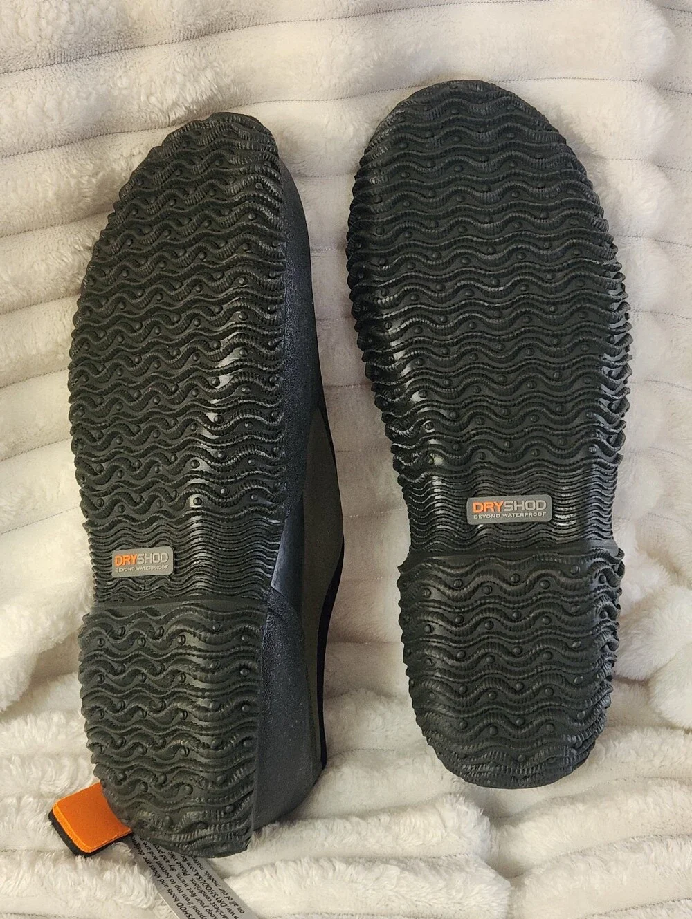 DRYSHOD nwt size
