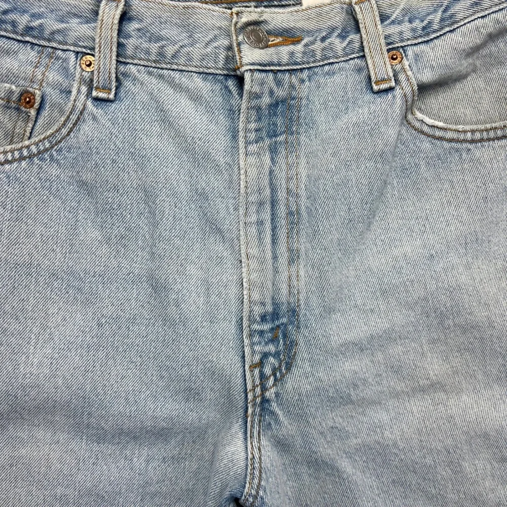 Levis measurements waist