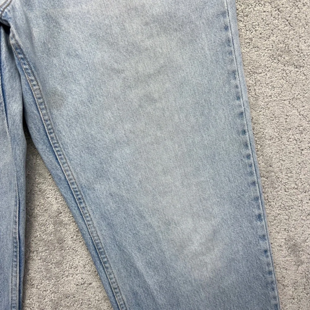Levis measurements waist