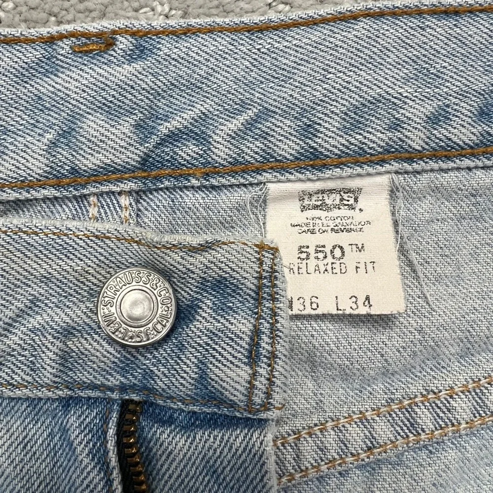 Levis measurements waist
