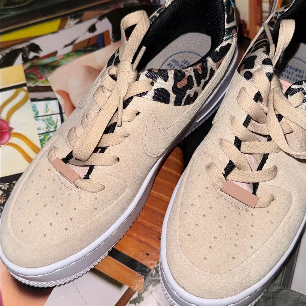 Nike 🐆💙… mmmhmmm…