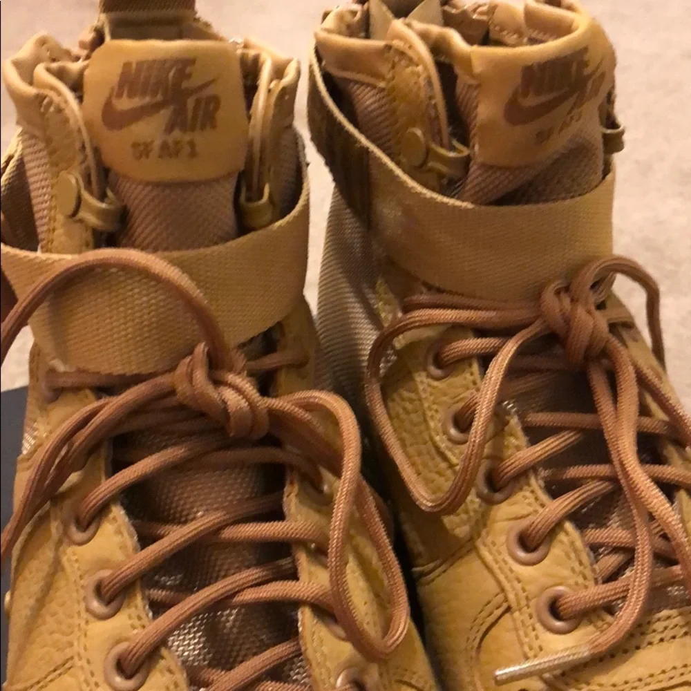 Nike high top