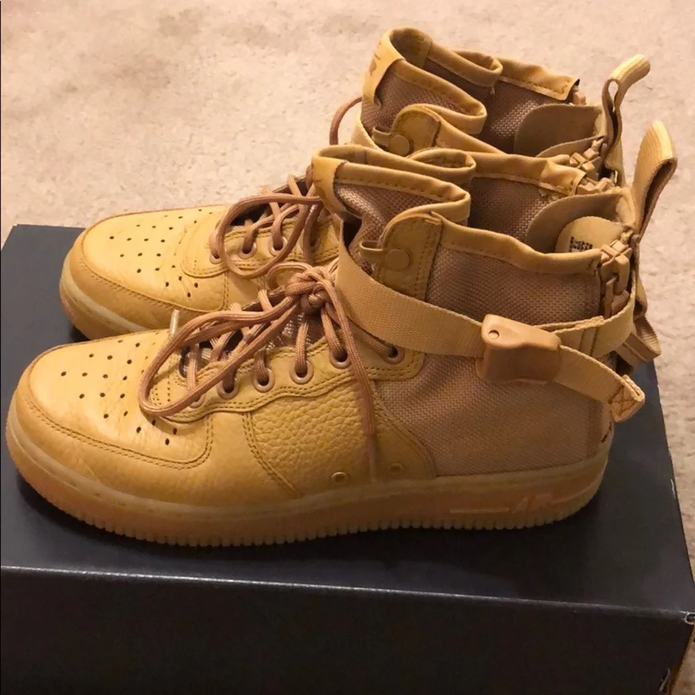 Nike high top