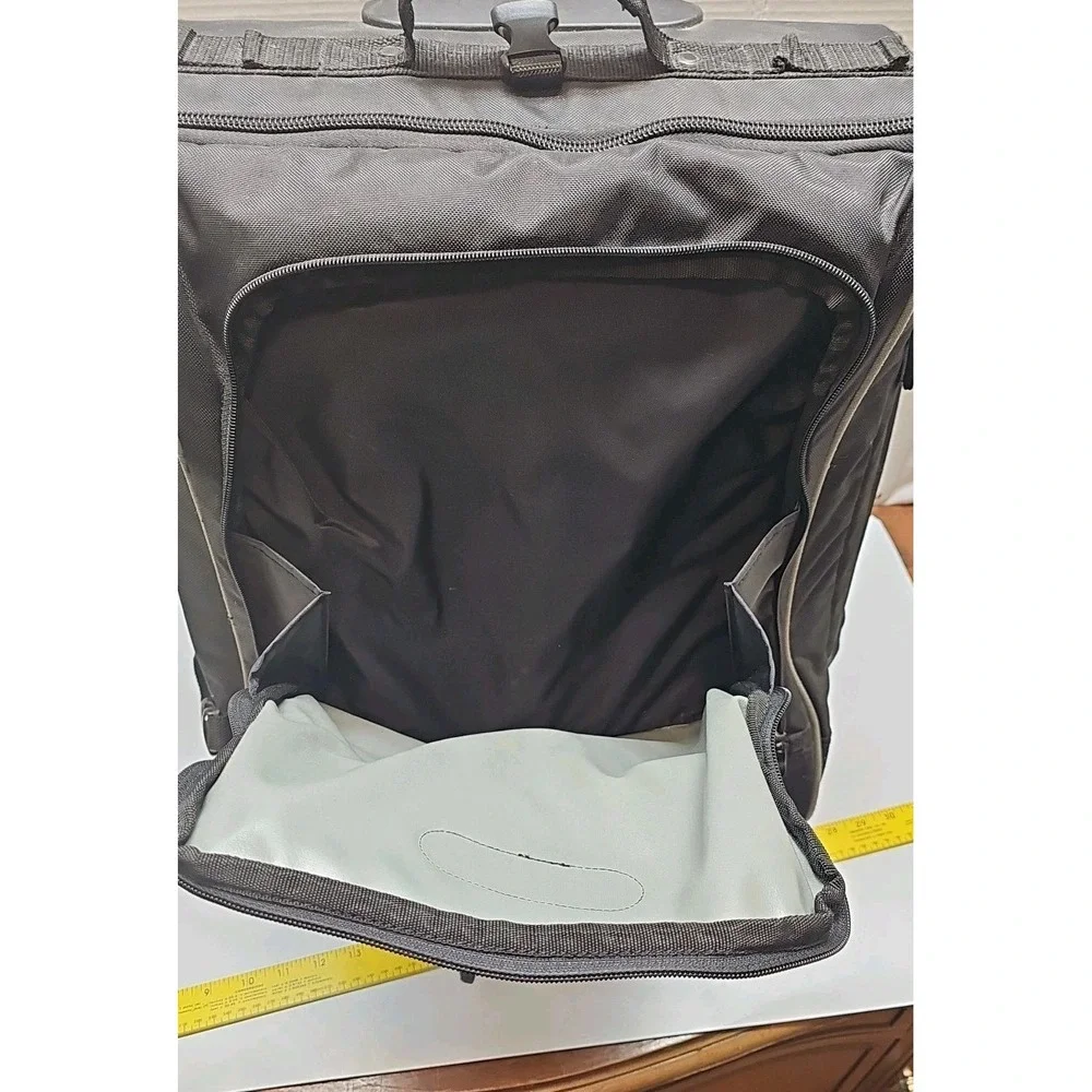 Pelican exterior open