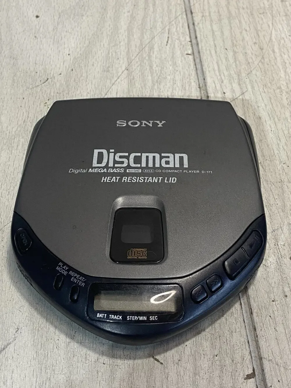 Sony D-171 Digital Bass Personal CD Player for Parts or Repair, Black & Gray