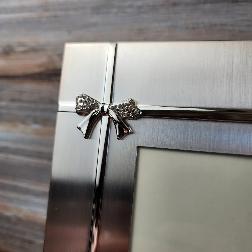 Papyrus brushed silver
