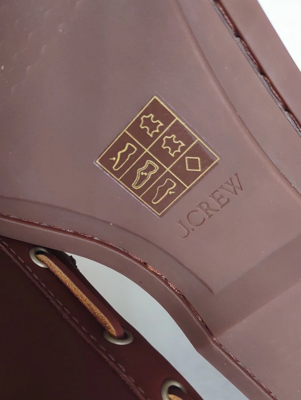 BRAND NEW J. Crew Men’s Chestnut Brown Leather Boat Shoes with Tan Laces