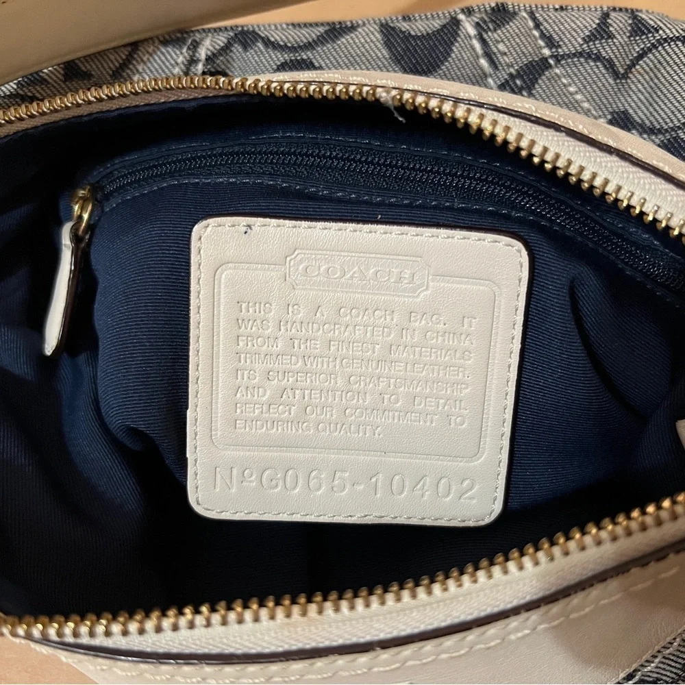 Coach signature sufflette