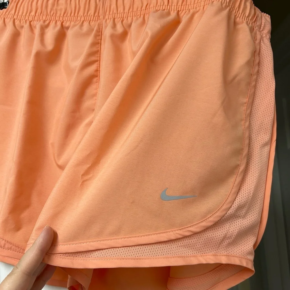 Nike new tags