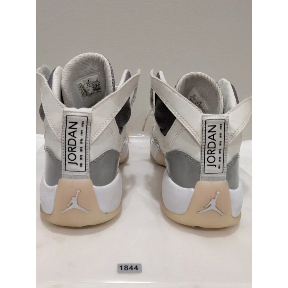 Nike product pair