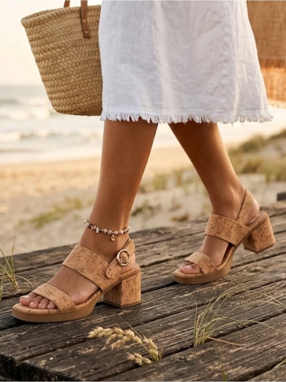 AEROSOLES stylish cork