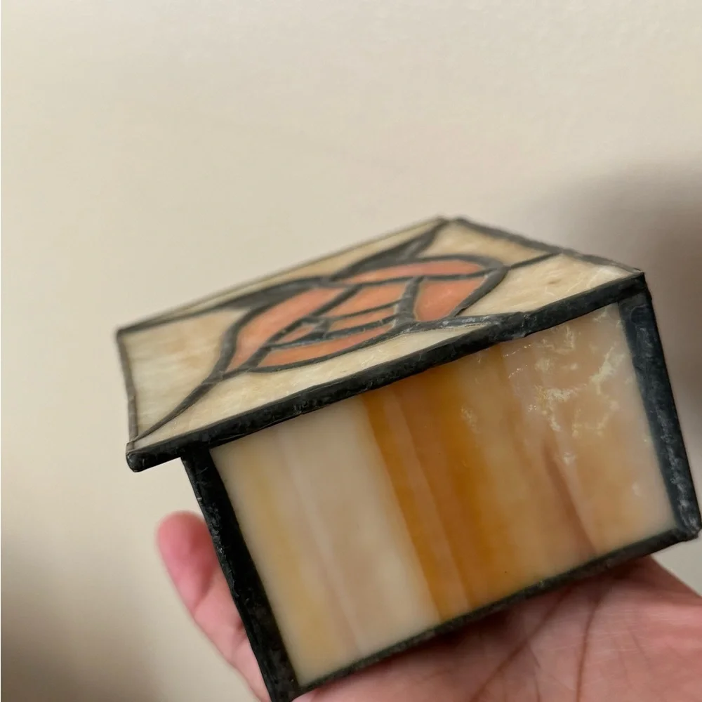 N/A elegant stained