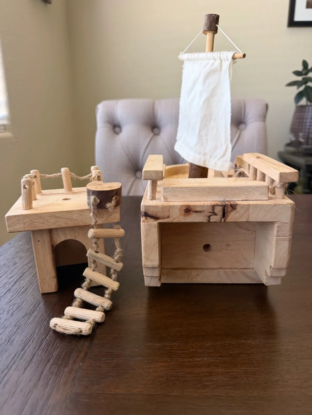 N/A wooden pirate