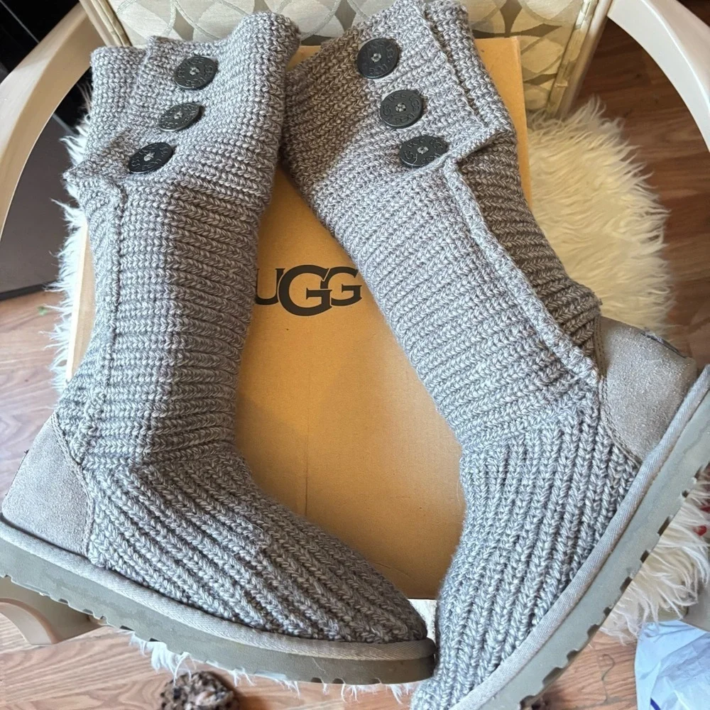 UGG women gray
