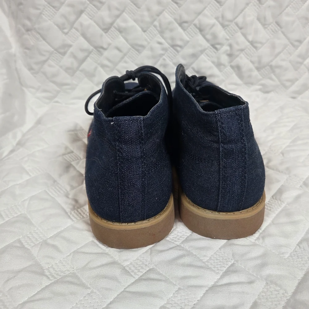 Levi's