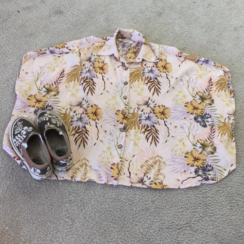 RIP CURL/PEACHY-PINK FLORAL GUAZE BEACH COVERUP OR SHIRT