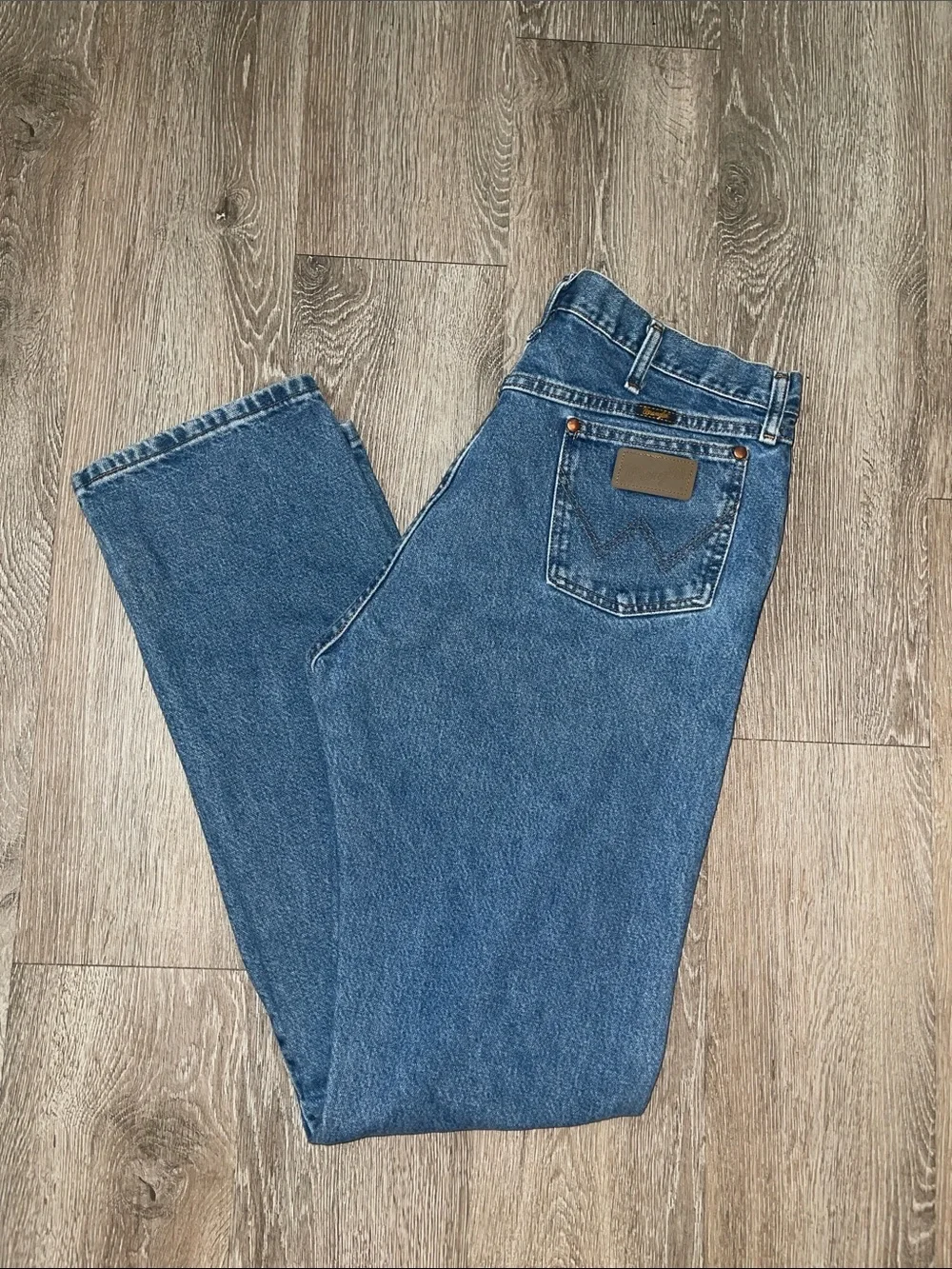 Wrangler 36 x 36 Men's 100% cotton Denim Jeans in Medium Blue pants