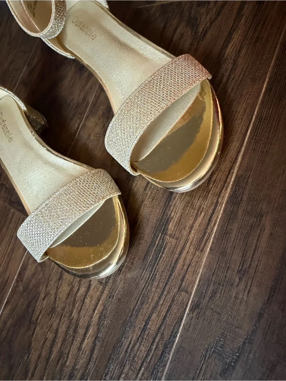 N/A elegant gold