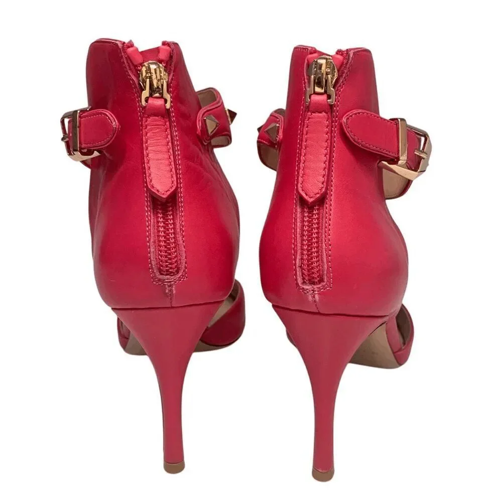 Valentino details brand