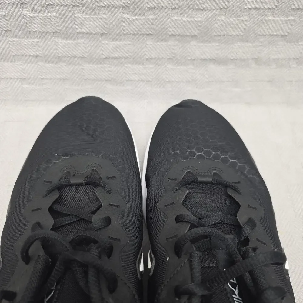 Nike legend essential