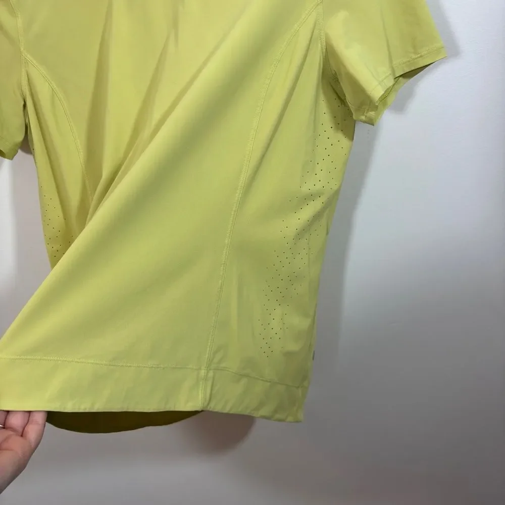Lululemon shirt with side ventilation holes | size 6