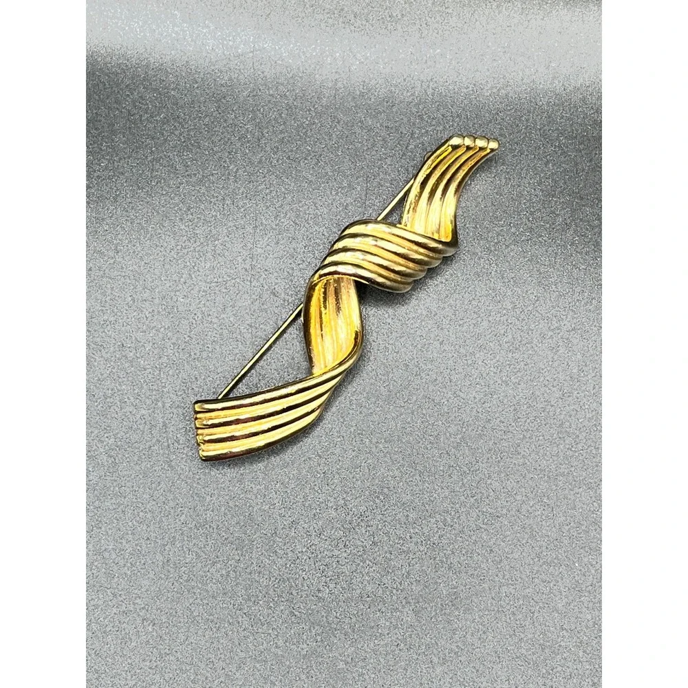 80s‎ Gold Tone Twisted Ribbon Pin Brooch Women's Fashion Jewelry Classic 3