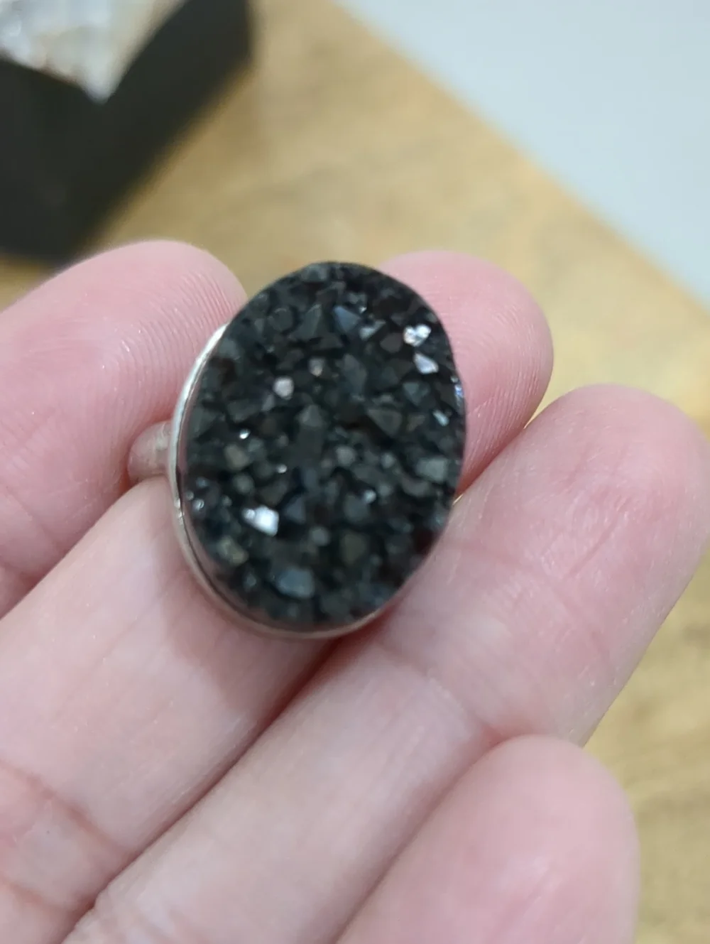 N/A iridescent black