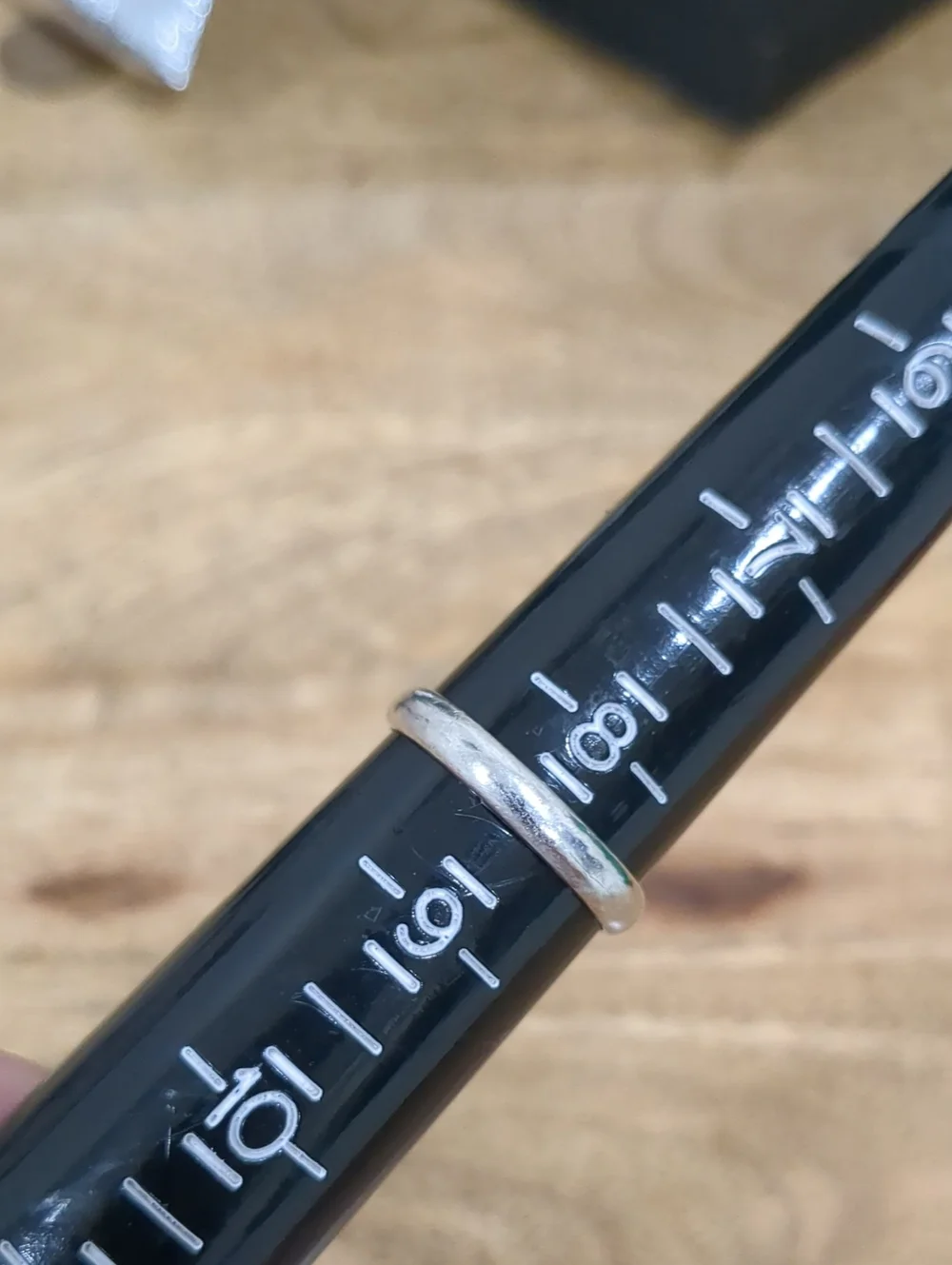N/A iridescent black