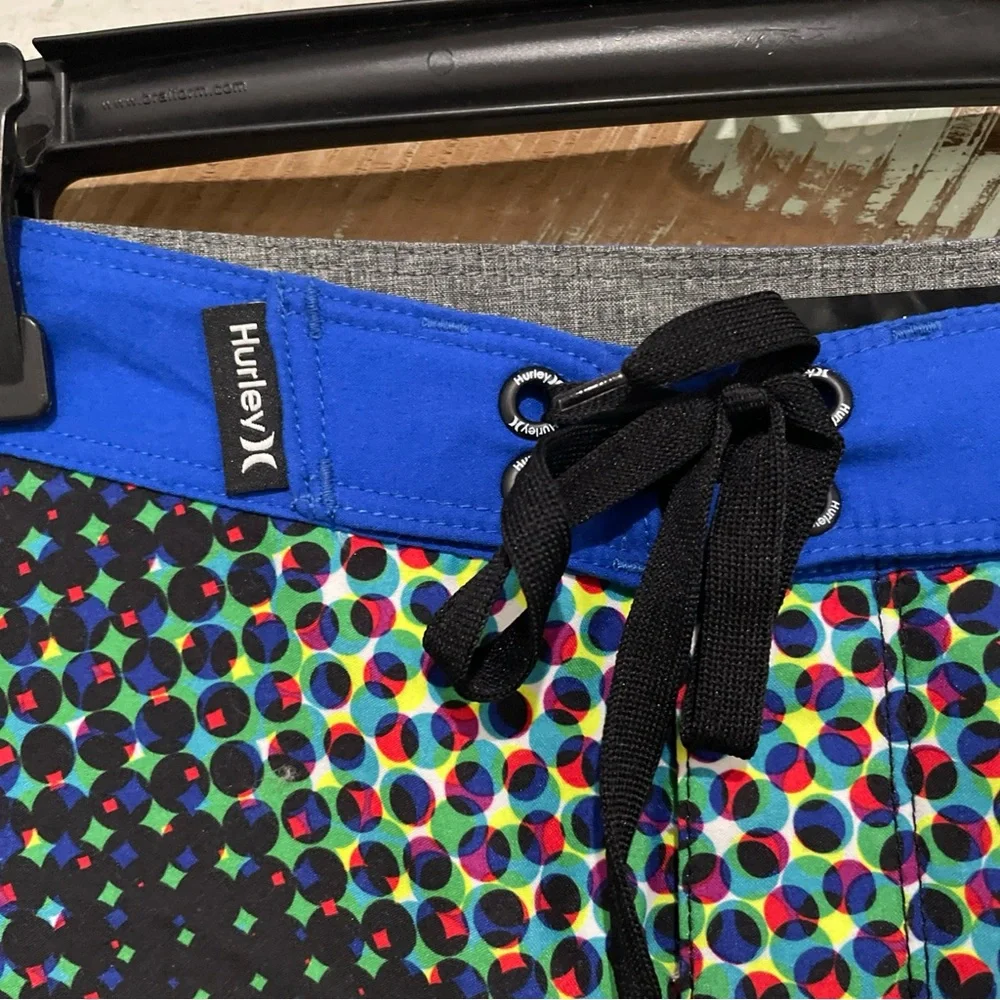 Hurley nwt color