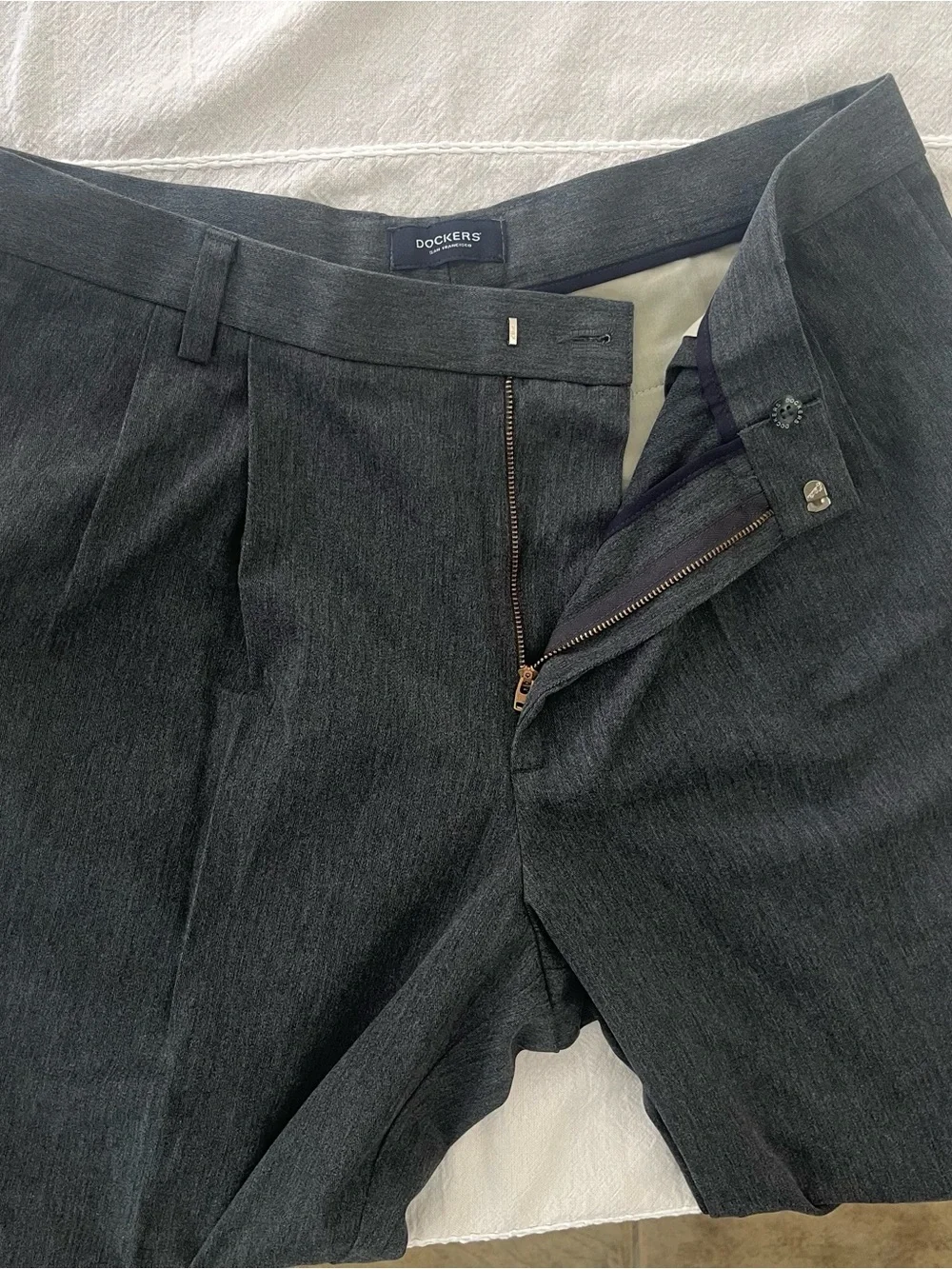 Dockers mens pleated