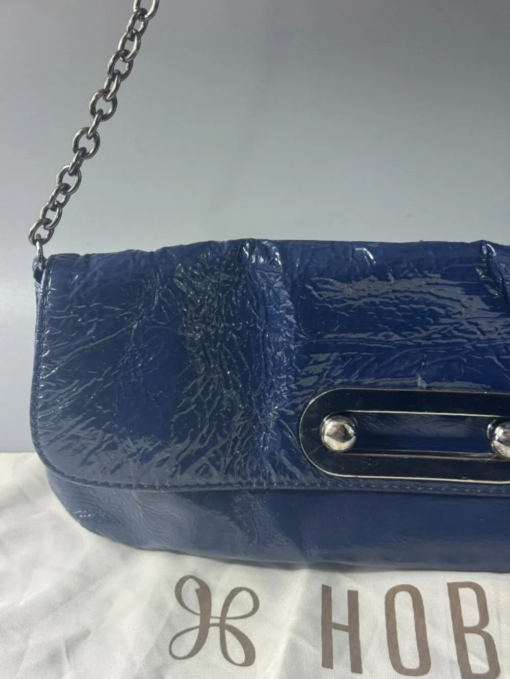 HOBO slots zipper scratches