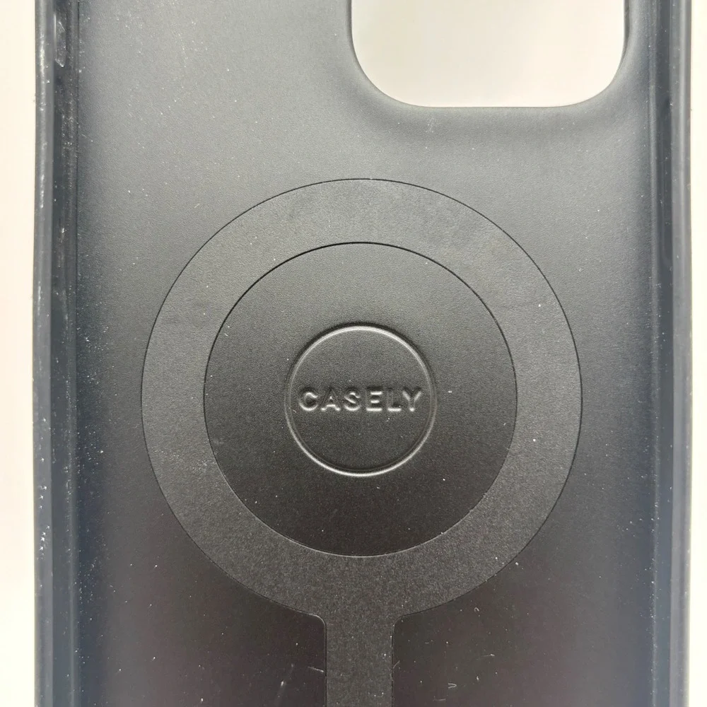 casely bold magsafe