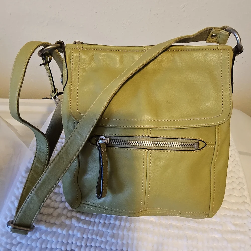 Fossil preloved leather