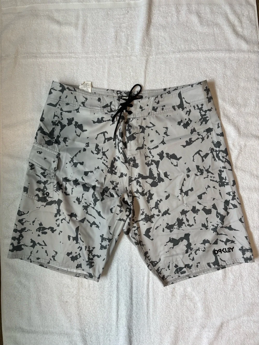Oakley Swim Trunks Gray Black Abstract Print Size 36 Summer Casual Beach Shorts