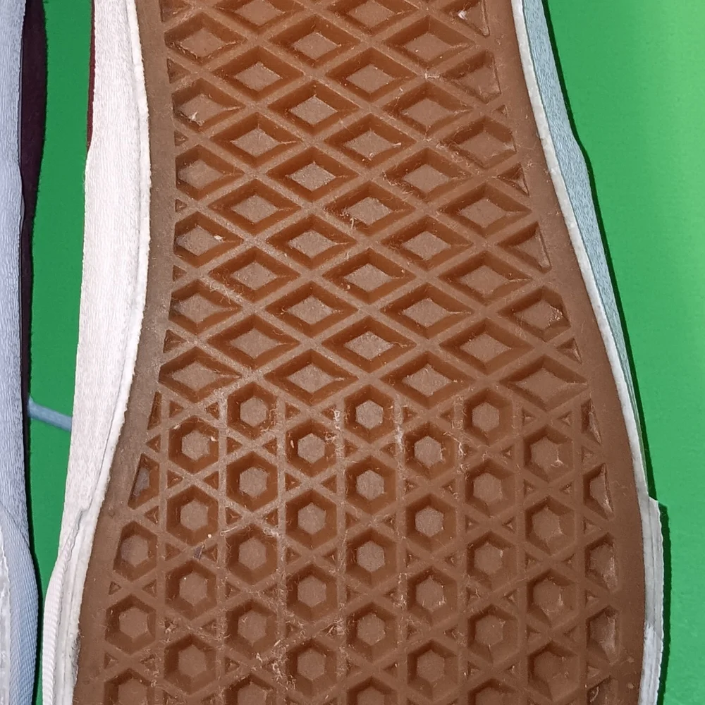 Vans low top