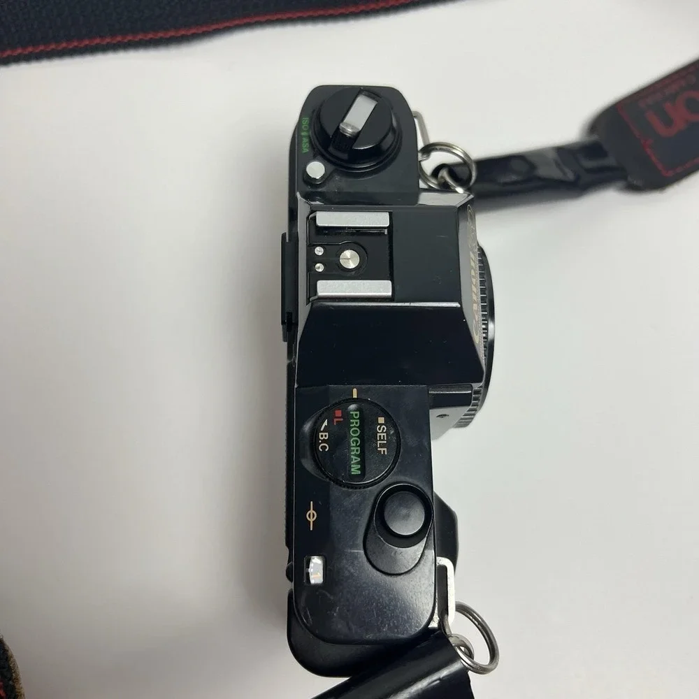 Canon batteries compartment