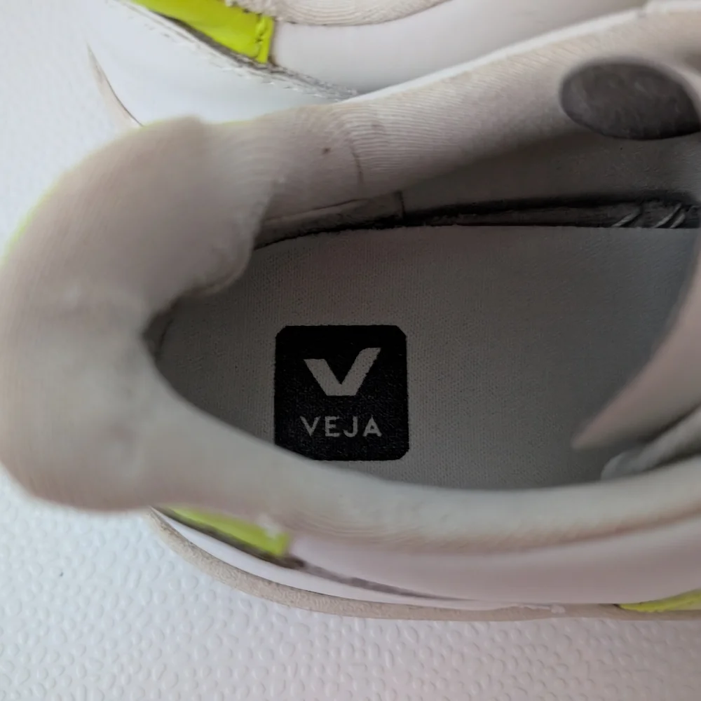 Veja inner photos bright