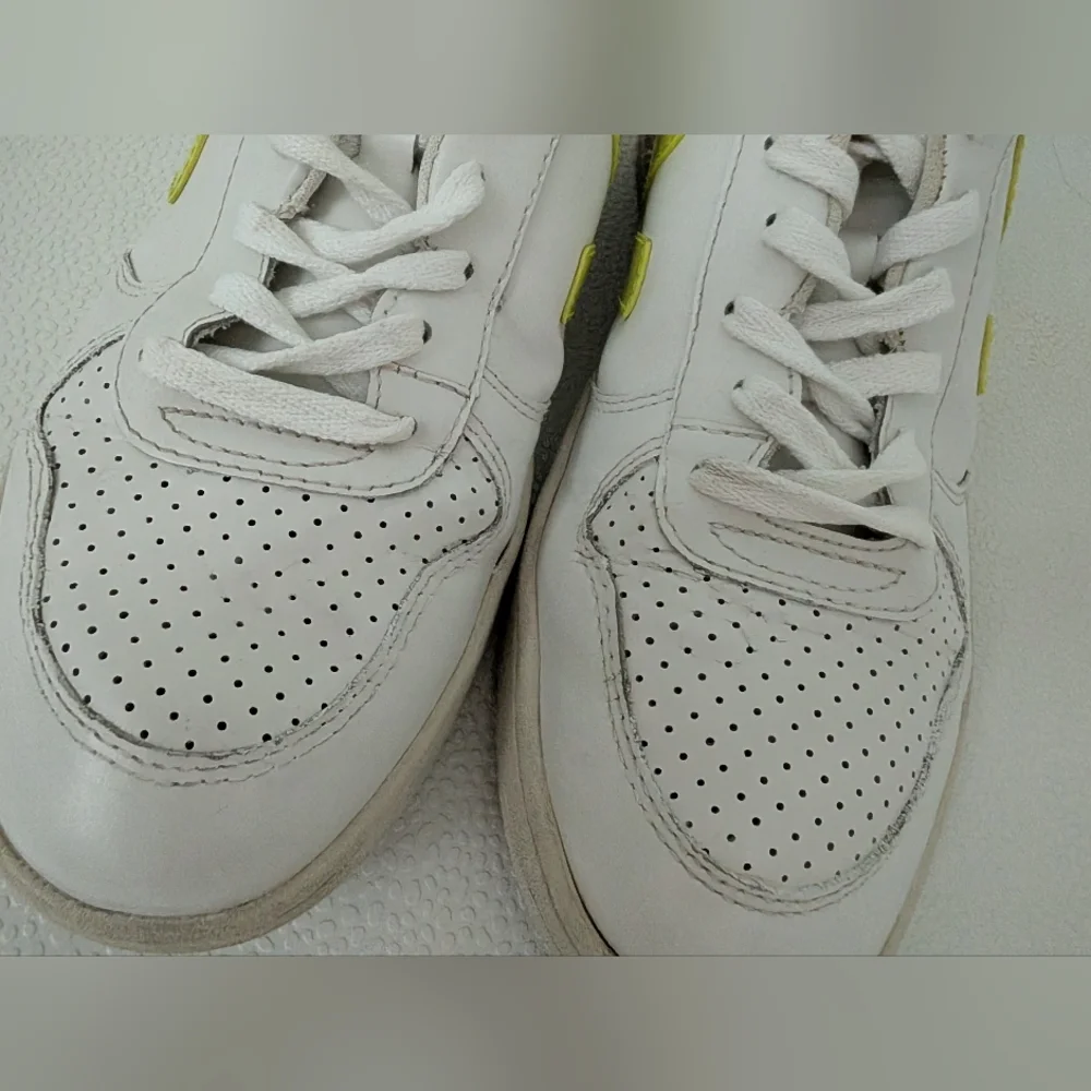 Veja have lace green