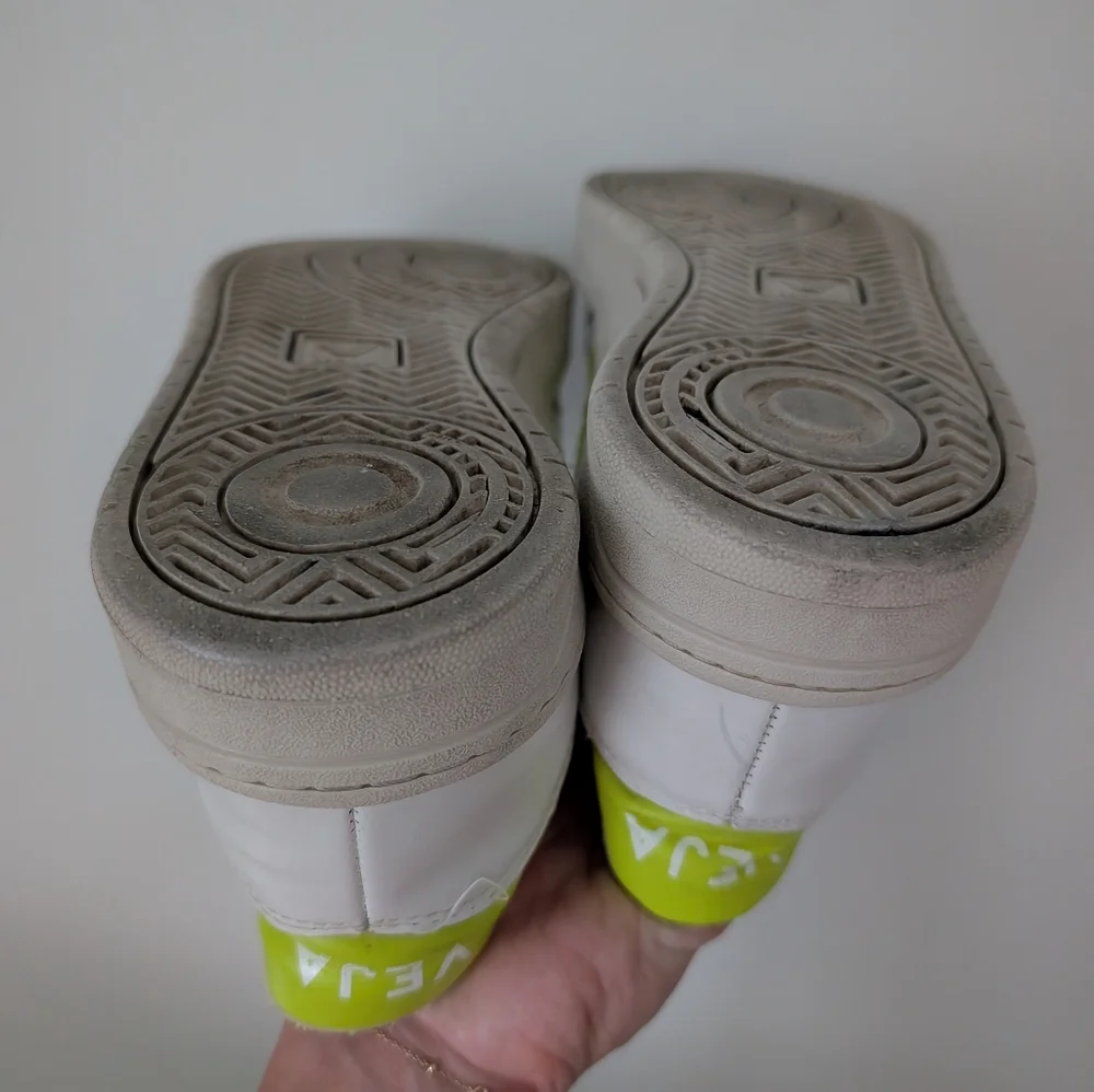 Veja 67% visible