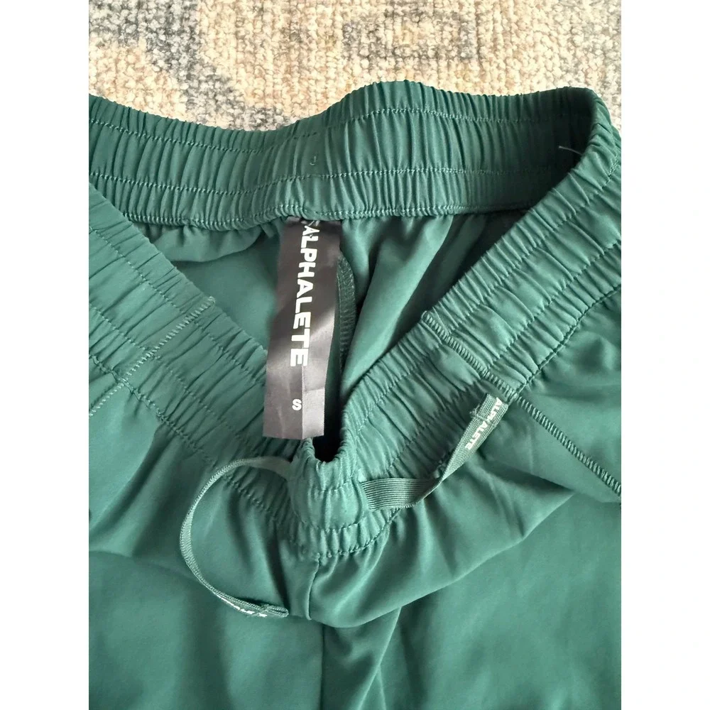 Alphalete speed short