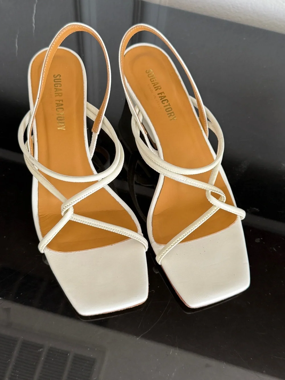 Vero Cuoio minimalist slingback